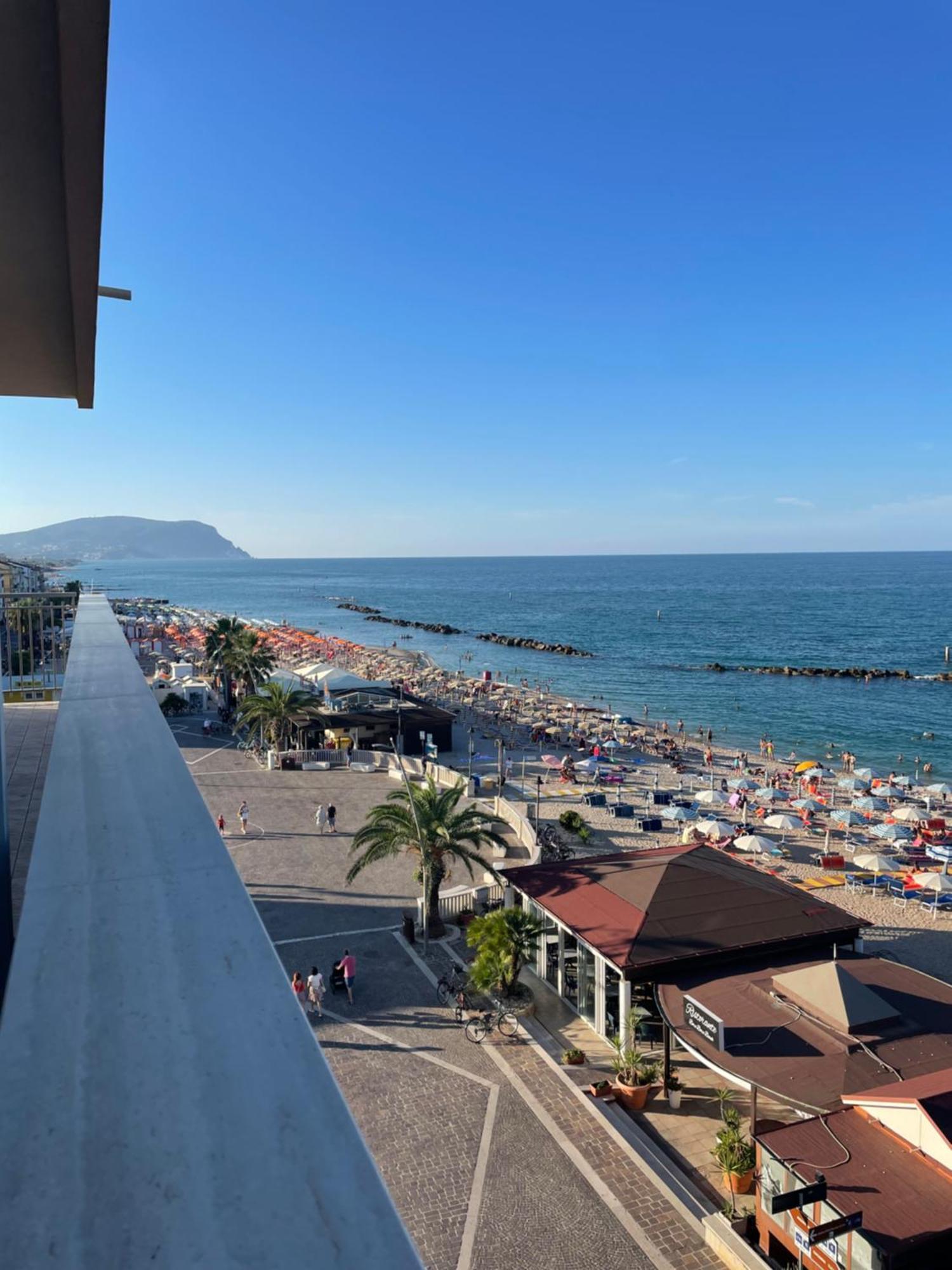 Il Balcone Sul Mare Leilighet Porto Recanati Eksteriør bilde